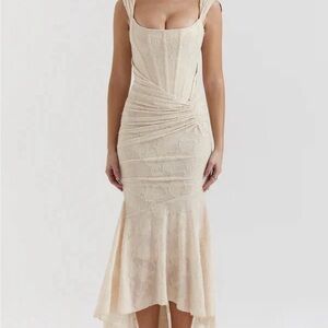 Elegant Cream Sleeveless Dress